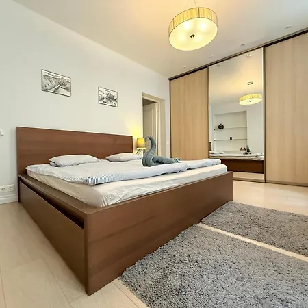 Apartment The Grand Royale 82M2 - Old Town & 3 Bedrooms Families & Groups *