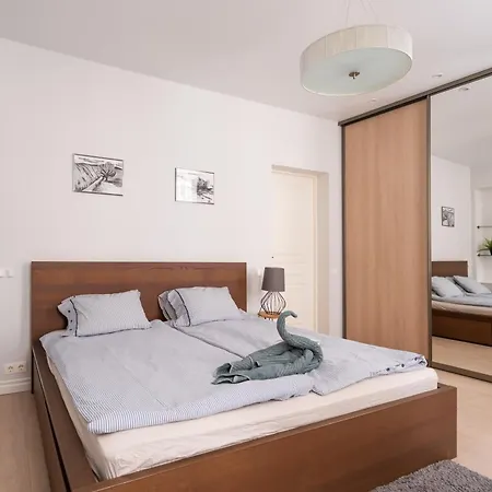 The Grand Royale 82M2 - Old Town & 3 Bedrooms Families & Groups Apartment